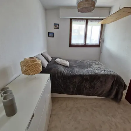 Comfortable Two-room Nest With Sea View ヴィレ・シュル・メール
