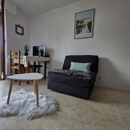 Comfortable Two-room Nest With Sea View *