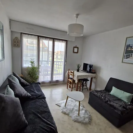 Comfortable Two-room Nest With Sea View