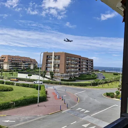 Comfortable Two-room Nest With Sea View