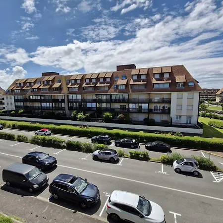 Comfortable Two-room Nest With Sea View *