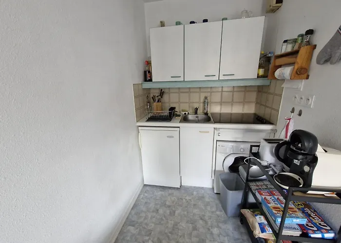 Comfortable Two-room Nest With Sea View * 滨海维莱