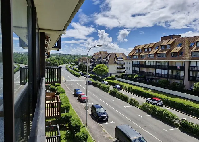 Comfortable Two-room Nest With Sea View