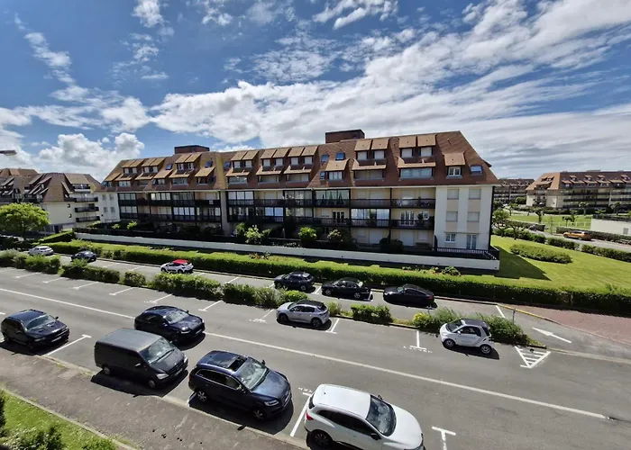 Comfortable Two-room Nest With Sea View *